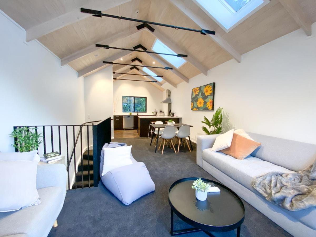 Modern 2-Bedroom Apartment 7-Mins Walk To ควีนส์ทาวน์ ภายนอก รูปภาพ