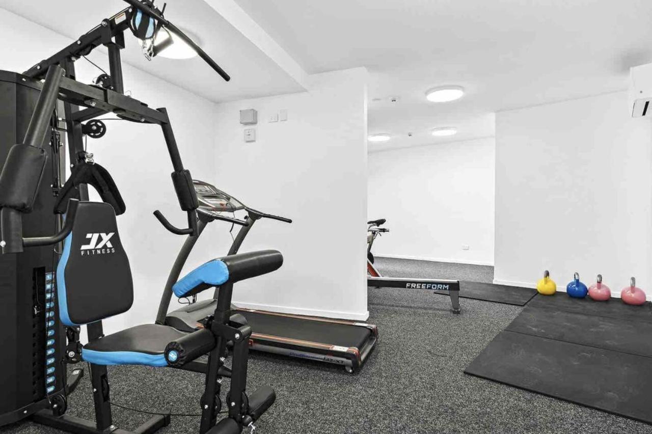 Modern 2-Bedroom Apartment 7-Mins Walk To ควีนส์ทาวน์ ภายนอก รูปภาพ