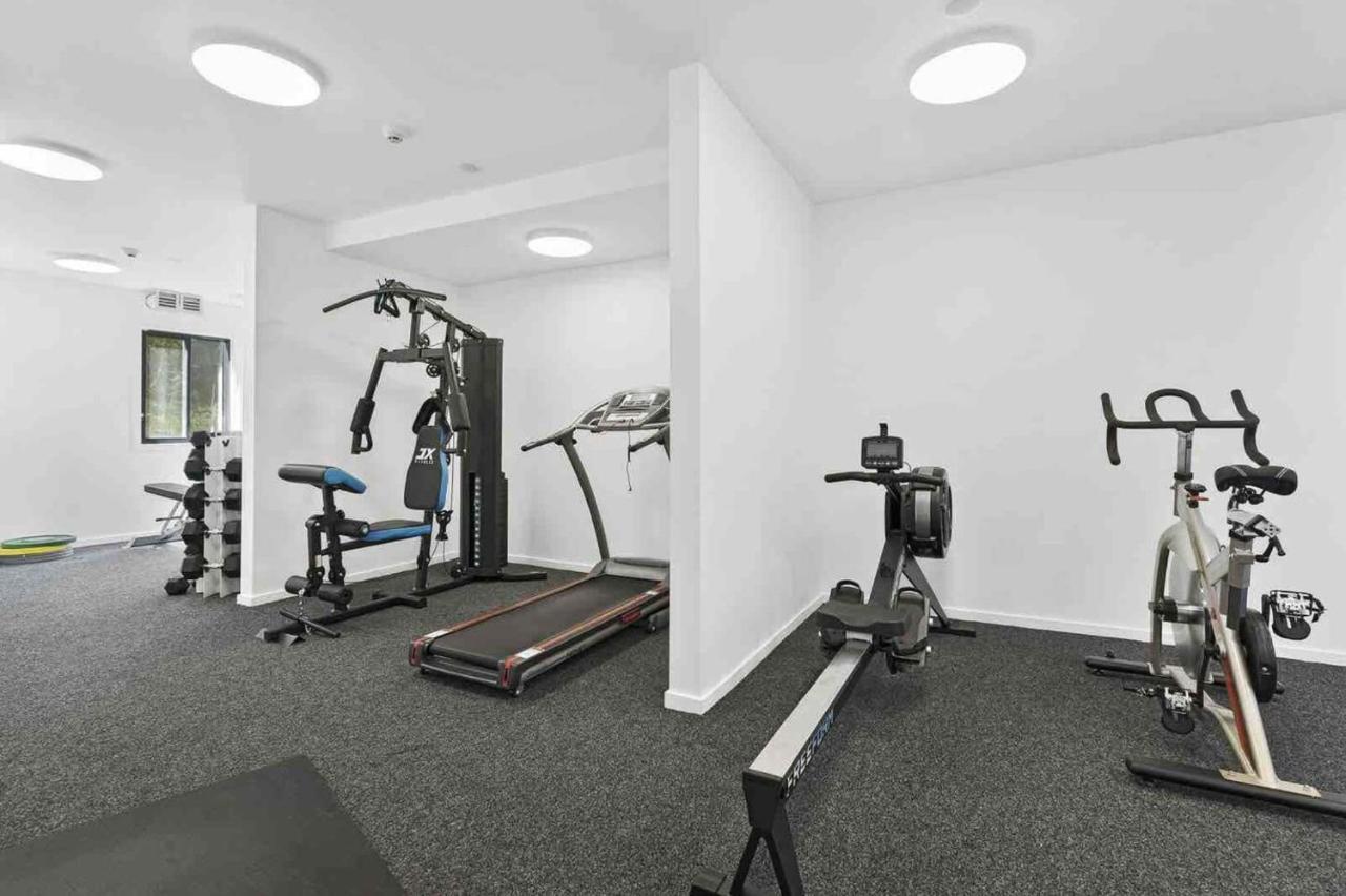 Modern 2-Bedroom Apartment 7-Mins Walk To ควีนส์ทาวน์ ภายนอก รูปภาพ